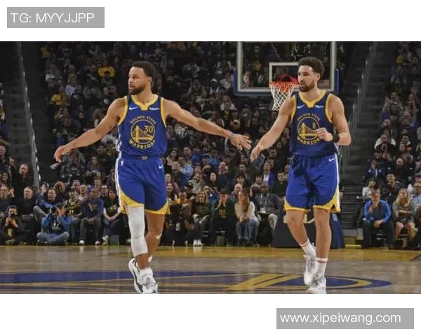 克莱汤普森:勇士队的三分射手与篮球传奇的成长之路 克莱汤普森:勇士队的三分射手与篮球传奇的成长之路