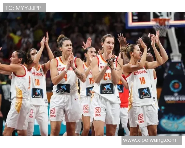 印第安纳狂热与火花的激烈对决展现女篮风采与竞争魅力 印第安纳狂热与火花的激烈对决展现女篮风采与竞争魅力