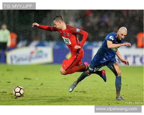 图尔与克维伊的激烈对决揭示了足球战术的深度与魅力 图尔与克维伊的激烈对决揭示了足球战术的深度与魅力